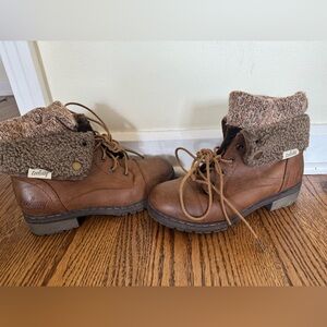 Cool way size 6.5 women’s ankle booties. Fur around ankle portion. Used. Brown